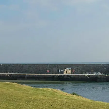 Pier Head & Leisure فندق 3*