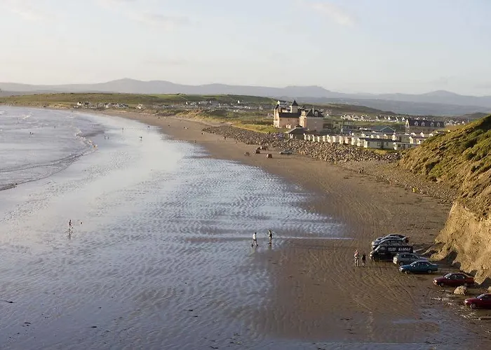 Pier Head & Leisure Otel 3*